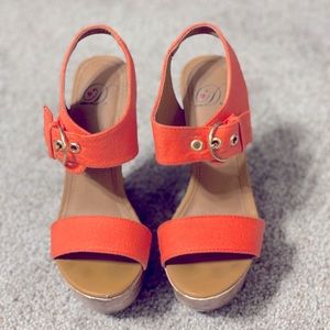 Derek Heart Wedges
